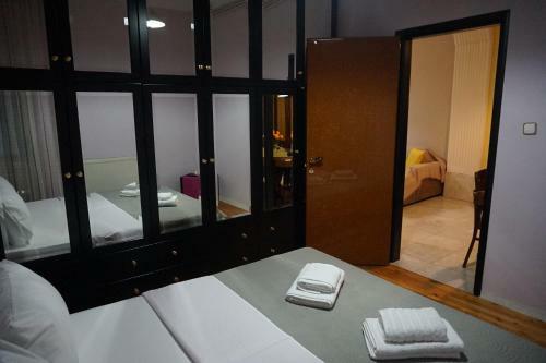 Navarino Square Apartment