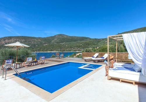 Villa Alma Lefkada- Sea Front Villa