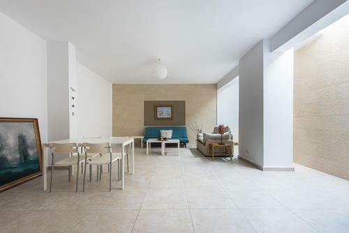 Alkioni Beach Villa