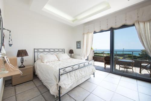 Alkioni Beach Villa