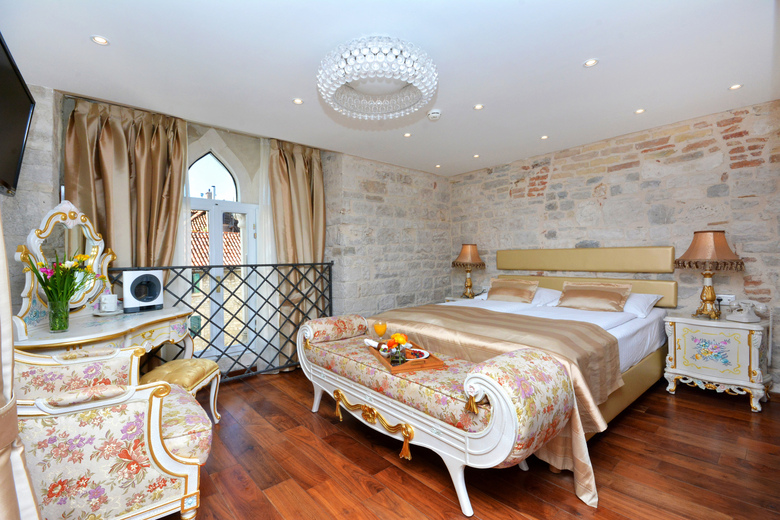 Jupiter Luxury Hotel