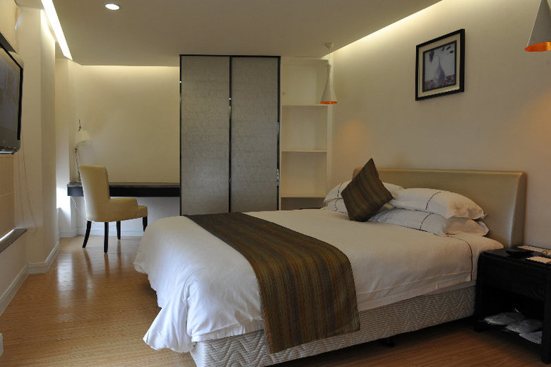 Q-city Hotel
