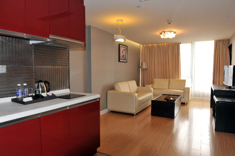 Q-city Hotel
