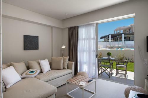 Hotel Crystal Waters