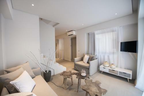Hotel Crystal Waters