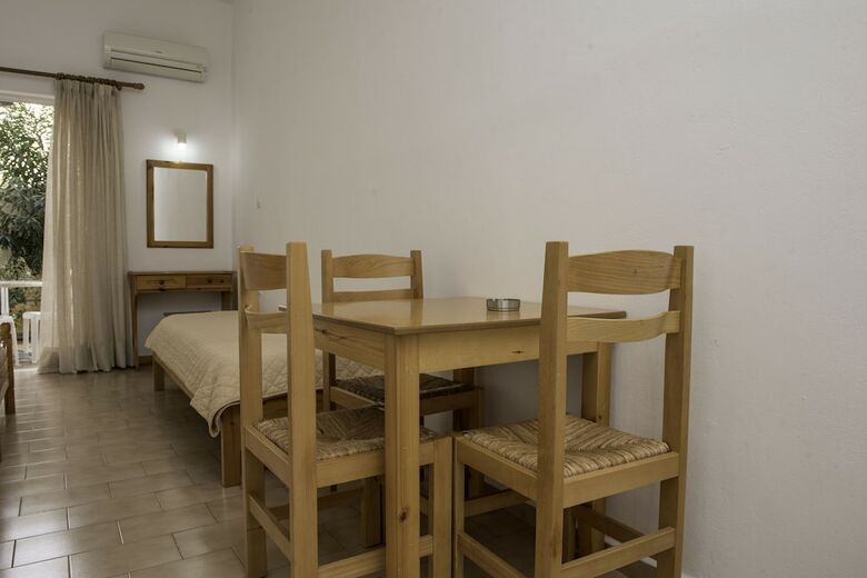 Hotel Sifis Studios