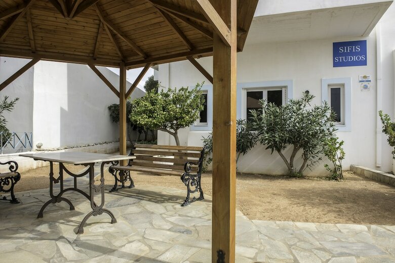 Hotel Sifis Studios