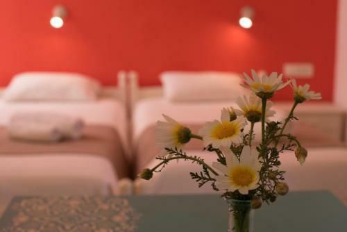 Hostal Niki Rooms
