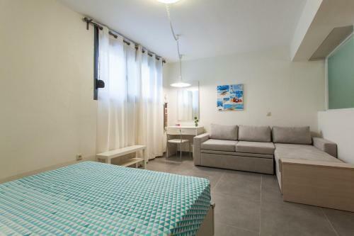 #flh - Daphne - Beachfront House