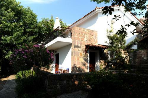 Delfinia Hotel & Bungalows