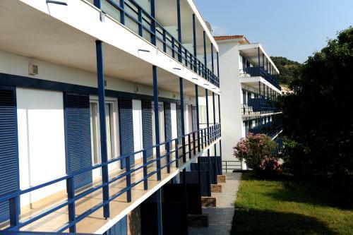 Delfinia Hotel & Bungalows
