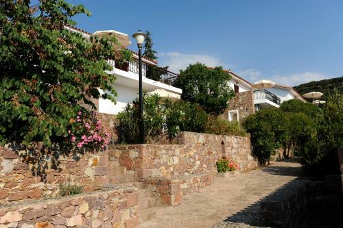 Delfinia Hotel & Bungalows