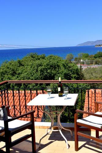 Delfinia Hotel & Bungalows