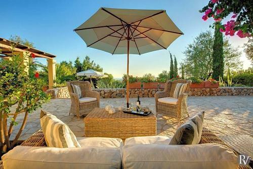 Mousata Villa Sleeps 10 Pool Air Con Wifi
