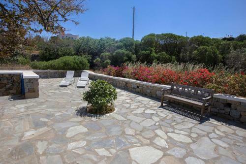 Mykonian House Near Town Center