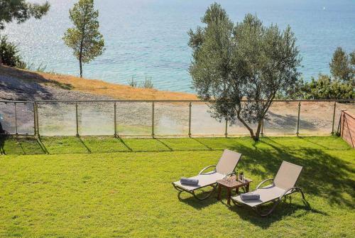 Nea Moudania Villa Sleeps 6 Air Con Wifi