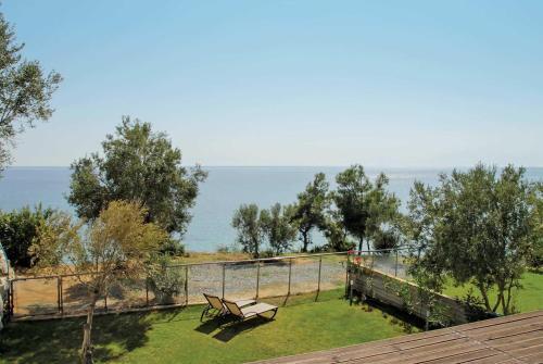 Nea Moudania Villa Sleeps 6 Air Con Wifi