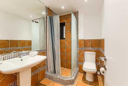 Nea Moudania Villa Sleeps 6 Air Con Wifi