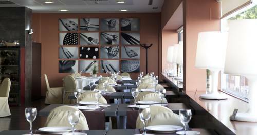 Vertice Apartamentos Sevilla Aljarafe