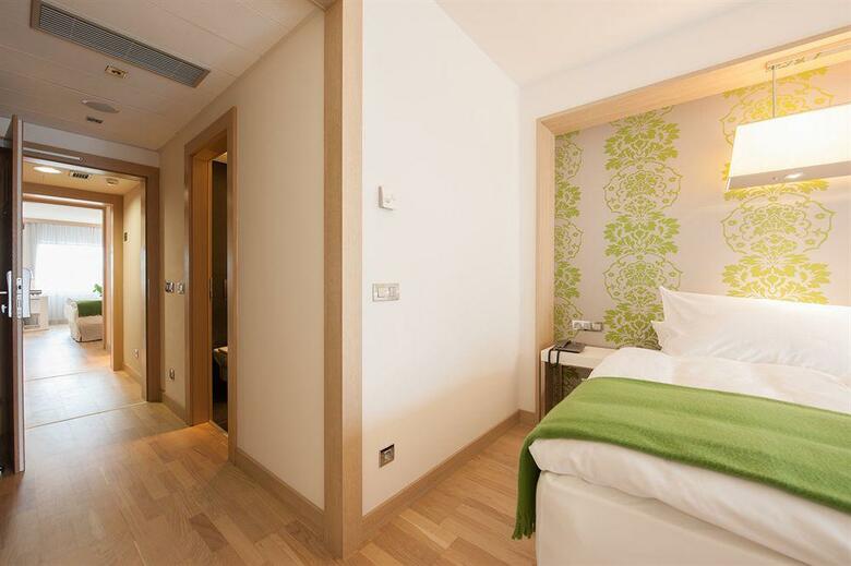 Hotel Occidental Praha Five