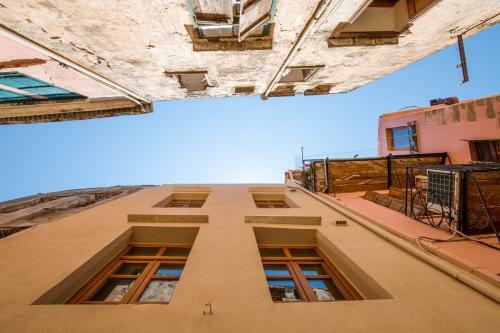 Hostal Portou House