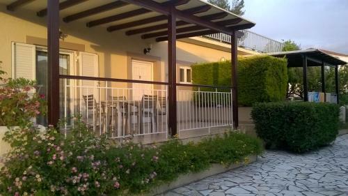 Marinos Apartments