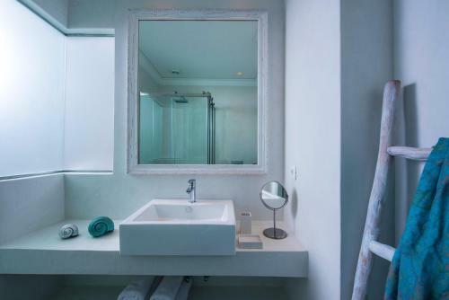 Bed & Breakfast Nisos Beach Suites