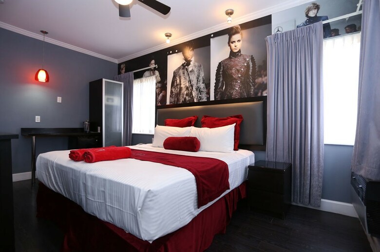 Hotel The Cove By Renzzi