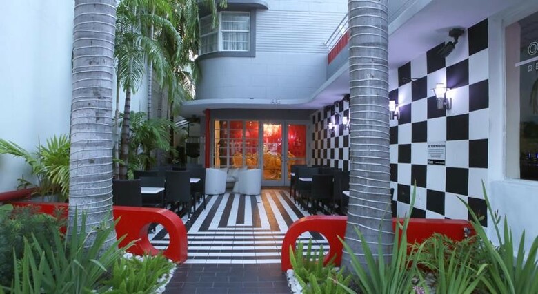 Hotel The Cove By Renzzi