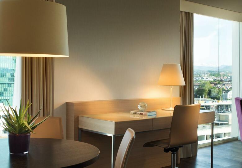 Renaissance Z�rich Tower Hotel
