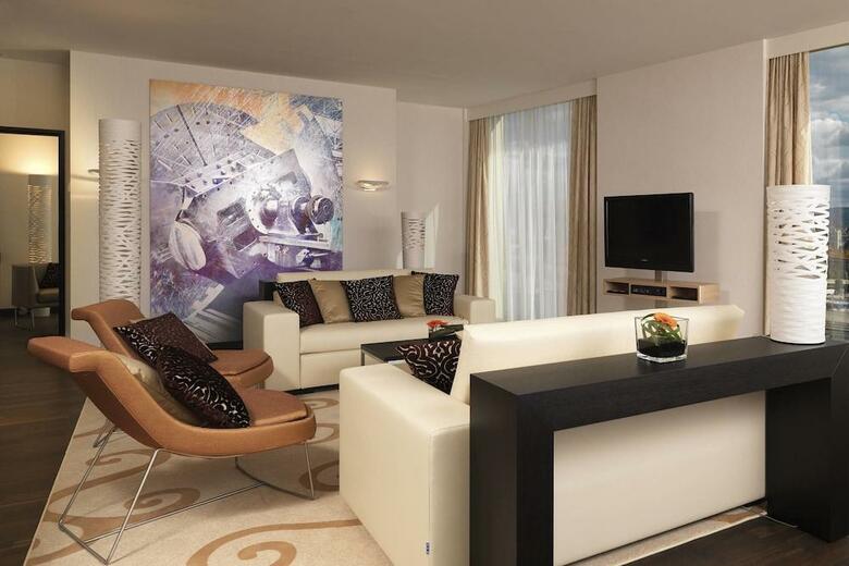 Renaissance Z�rich Tower Hotel