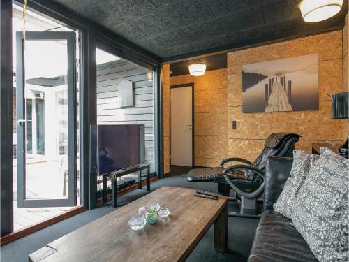 Five-bedroom Holiday Home In Hadsund