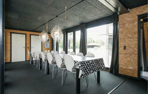 Five-bedroom Holiday Home In Hadsund