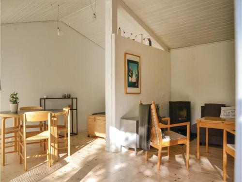 One-bedroom Holiday Home In Tisvildeleje