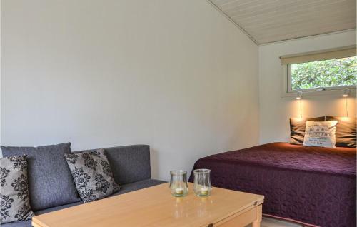 One-bedroom Holiday Home In Tisvildeleje