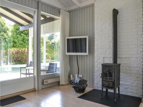 Two-bedroom Holiday Home In Tisvildeleje