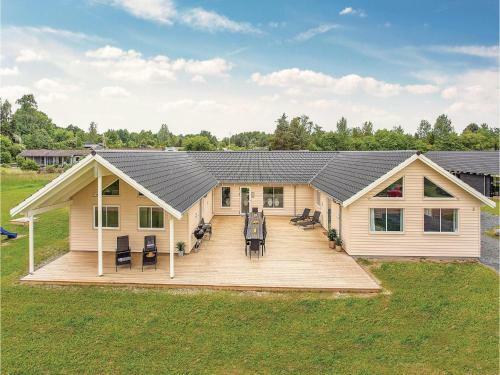 Eight-bedroom Holiday Home In Vejby