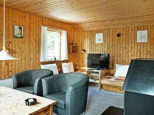Two-bedroom Holiday Home In Aakirkeby 8