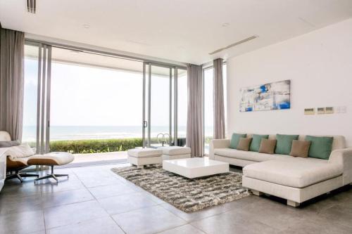 Villa Luxury Yatchs