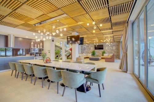 Villa Luxury Yatchs