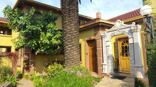 Hostal Acre Of Africa Guesthouse