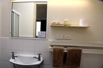 Hotel Best Western Travellers Motor Village