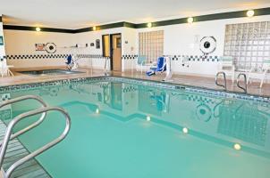Hotel Comfort Inn & Suites North