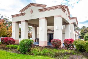 Hotel Quality Inn & Suites