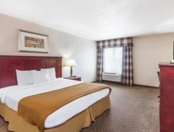 Hotel Baymont Inn And Suites Anaheim