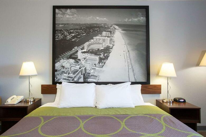 Hotel Super 8 Naples