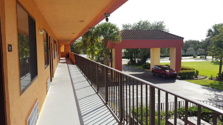 Hotel Super 8 Naples