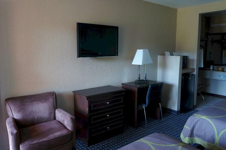 Hotel Super 8 Naples
