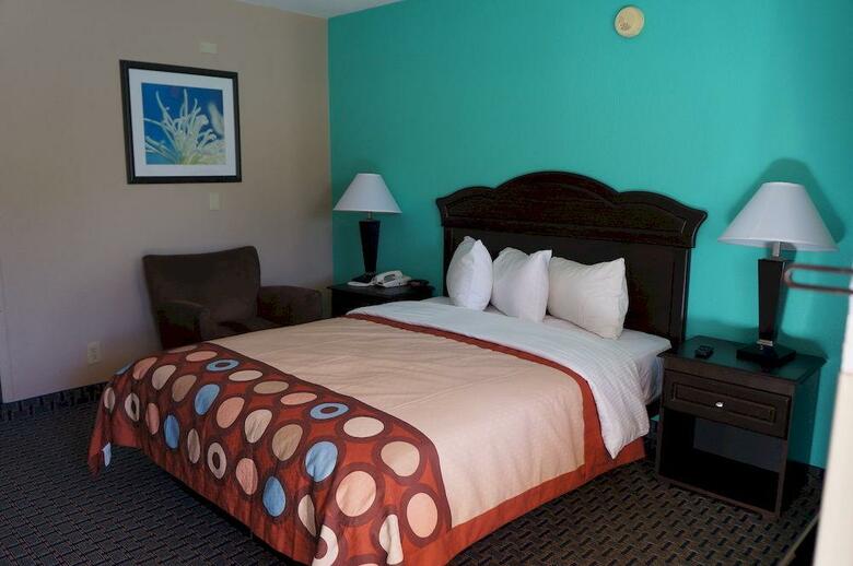Hotel Super 8 Naples