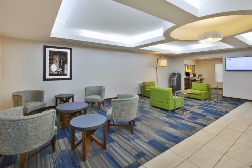 Holiday Inn Express Hotel & Suites Auburn Hills
